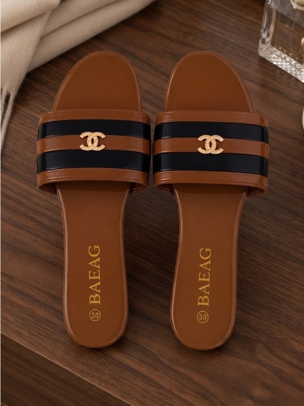 Classy Two-Tone Slide Sandals in Brown and Black!